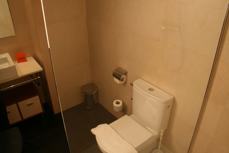 Bathroom 2, Apartaments Independencia, Barcelona
