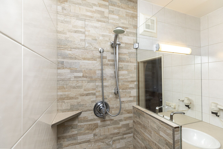 Bathroom 5, Hotel Pongauerhof, Sankt Johann im Pongau