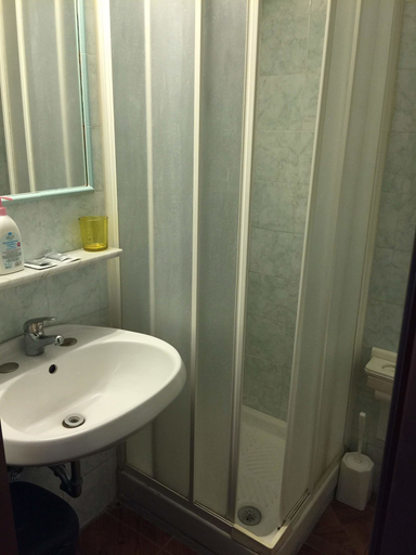 Bathroom 5, Hotel Gabriele, Roma