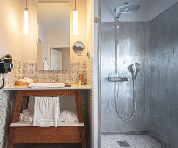 Bathroom 5, Hotel French Coco, La Trinité