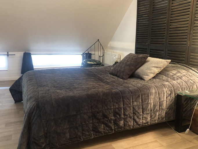 Bedroom 4, Espaces Gîtes, Essonne