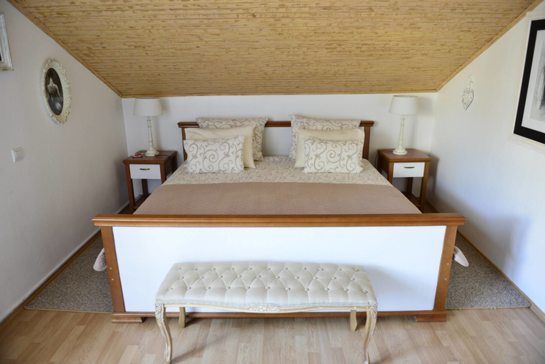 Bedroom 2, City House Apartments