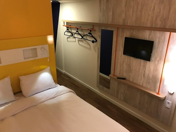 Bedroom 3, ibis budget Muriae, Muriaé
