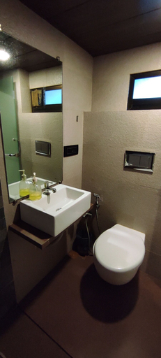 Bathroom 5, Oxford Hotel Powai, Mumbai Suburban