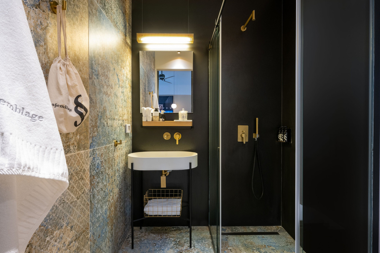 Bathroom 5, Assemblage Boutique