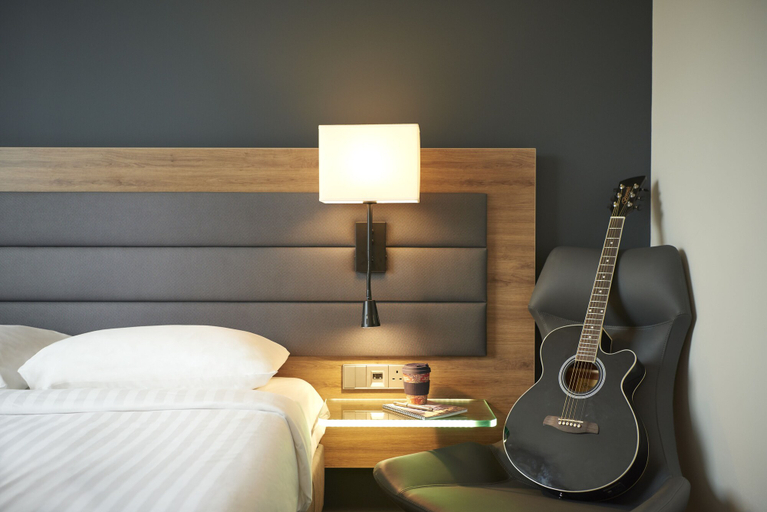 Bedroom 4, Moxy Southampton, Southampton