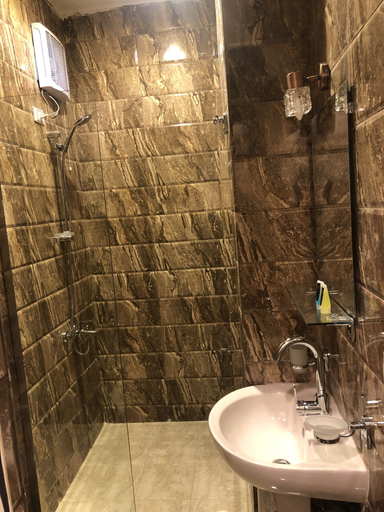 Bathroom 2, Downtown Apartment, 'Abdin
