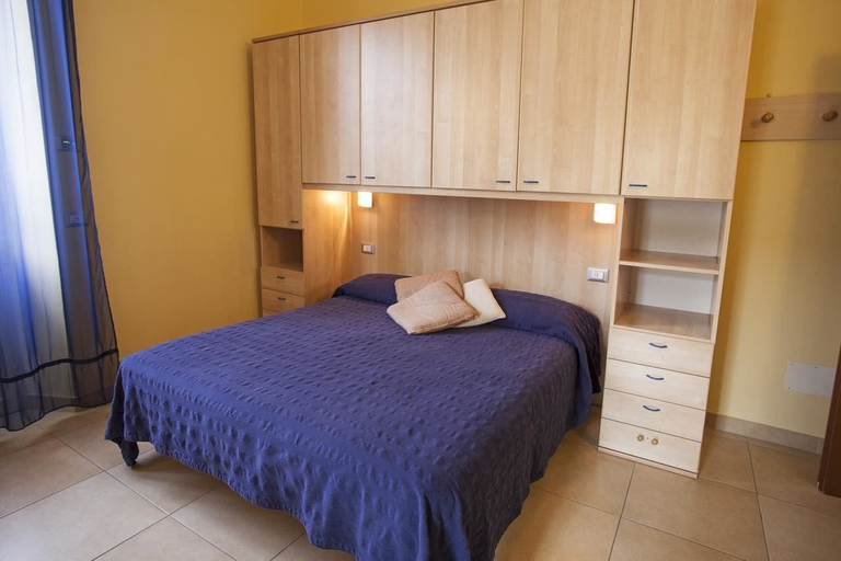 Bedroom 4, Residence Conchiglia Aparthotel, Savona