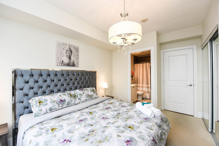 Bedroom 3, Sarkar Suites - 310 Burnhamthorpe Road, Peel