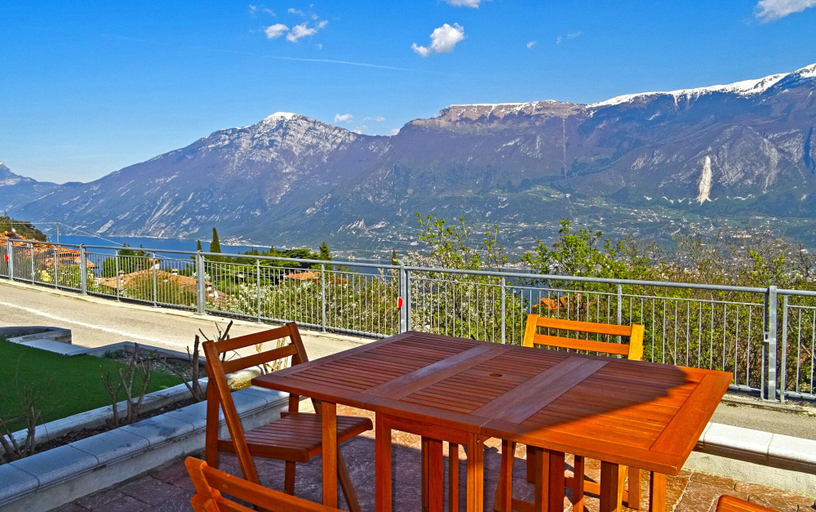 Outdoor dining, La Quiete 23 Holideal, Brescia