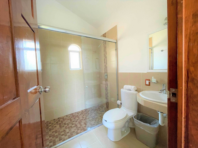 Bathroom 3, Villas & Resort Luz de Luna, Dist. Pochutla