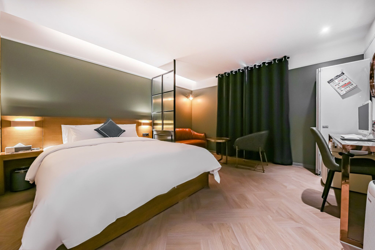Bedroom 2, Cheongju Maryjane Hotel, Cheongju
