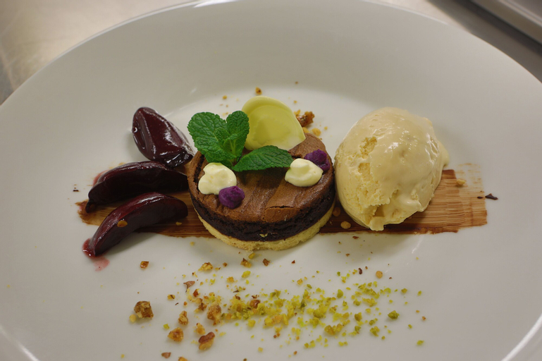 Food & Drinks 7