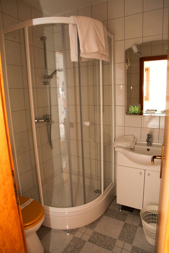 Bathroom 3, Hotel SrCe Prirode, Ribnik