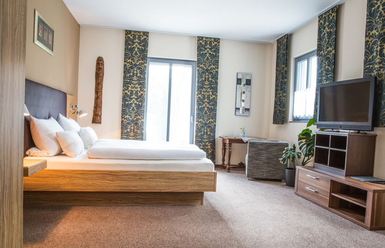 Bedroom 2, Hotel Glutschaufel, Neustadt an der Waldnaab