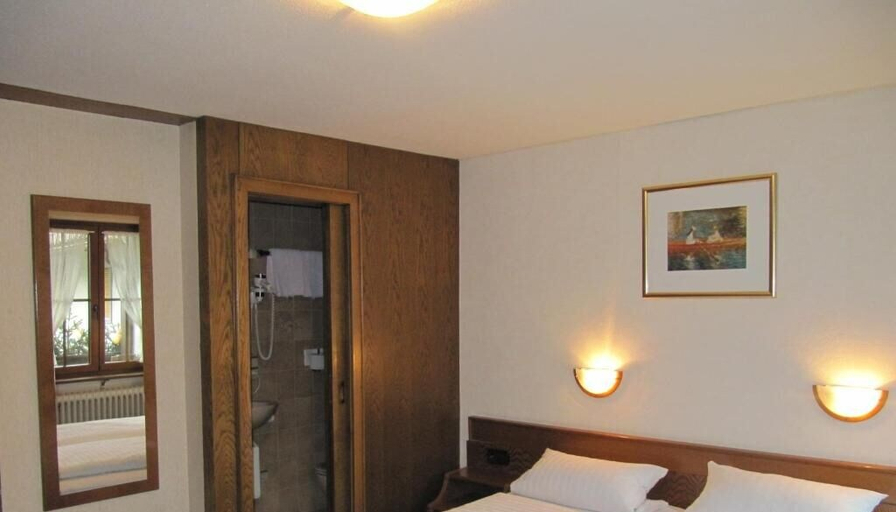 Bedroom 4, Hotel Restaurant Pension Krone Post, Emmendingen