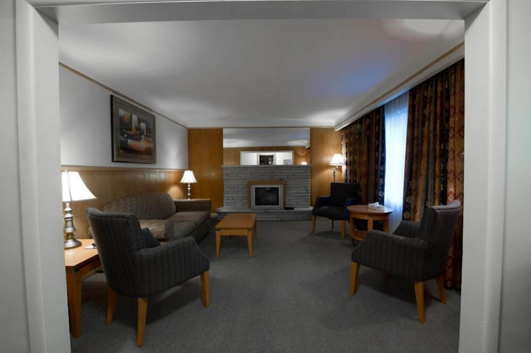 Others 5, Motel du Chevalier, Communauté-Urbaine-de-l'Outaouais