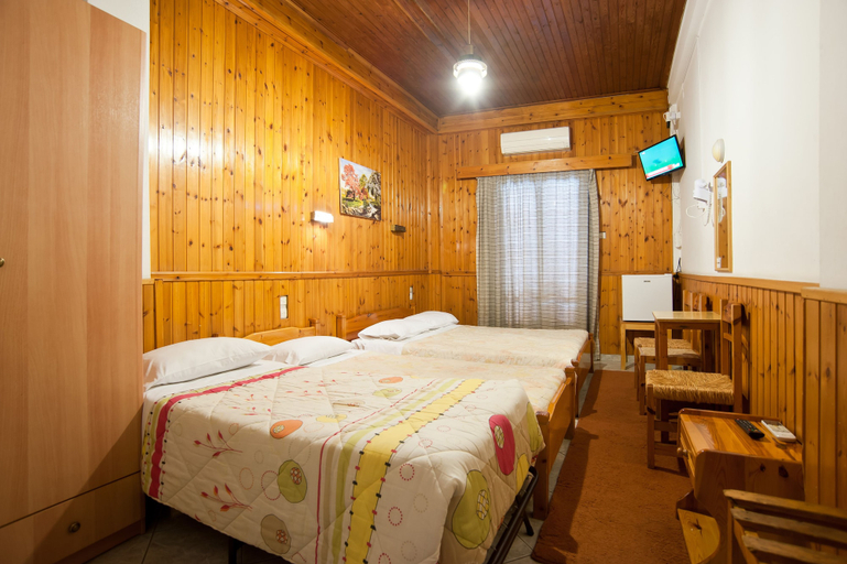 Bedroom 3, Hotel Athina, Central Greece