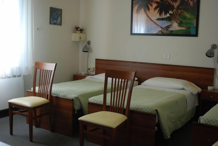 Bedroom 3, Hotel Tuscolano, Bologna