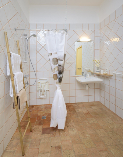 Bathroom 5, Domaine De La Cour, Maine-et-Loire