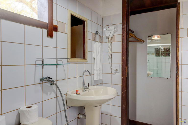 Bathroom 5, Pousada Piratas, Itacaré