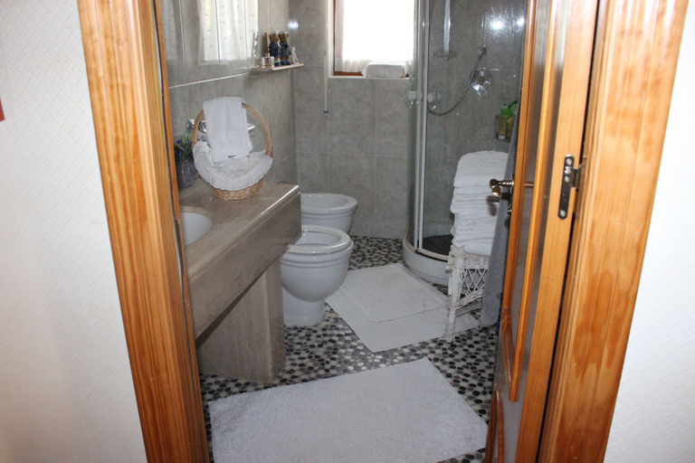 Bathroom 4, Cabo Roig, Alicante