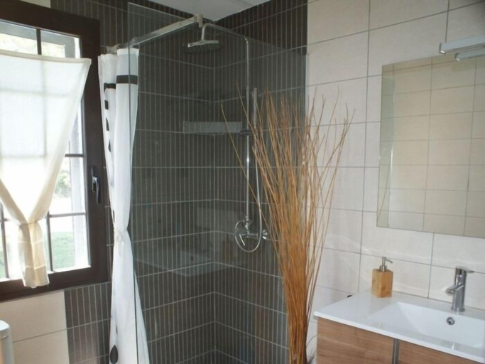 Bathroom, Piso Torrevalentina, Girona