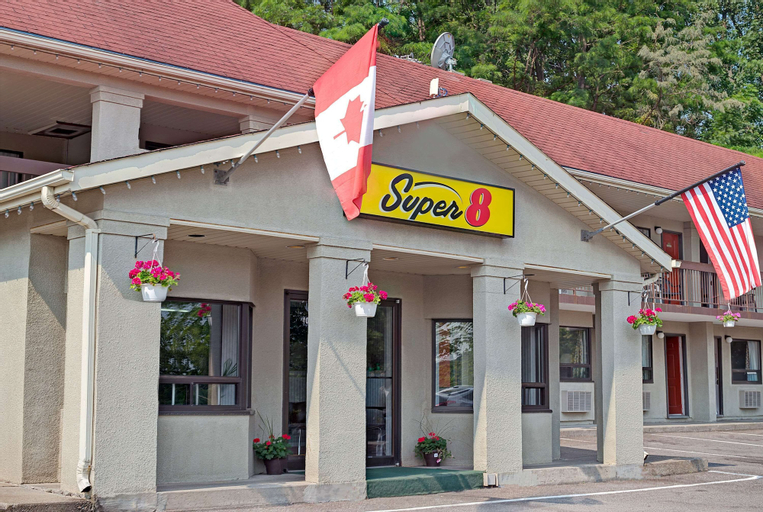 Super 8 by Wyndham Niagara Falls North, Niagara