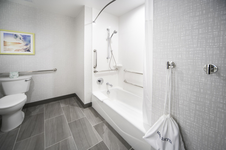 Bathroom 4, Hampton Inn & Suites Santa Maria, Santa Barbara