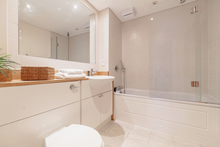 Bathroom 3, Roomspace Apartments -Marina Place, London