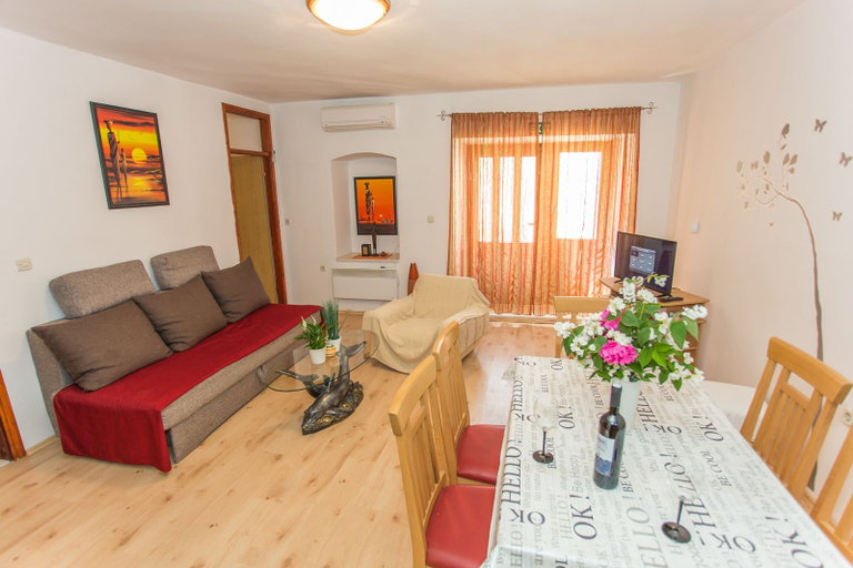 Others 2, Apartmani Villa Sol, Ston