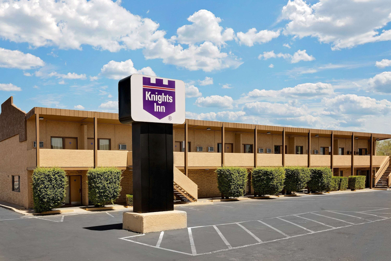 Exterior & Views 2, Knights Inn Page, Coconino