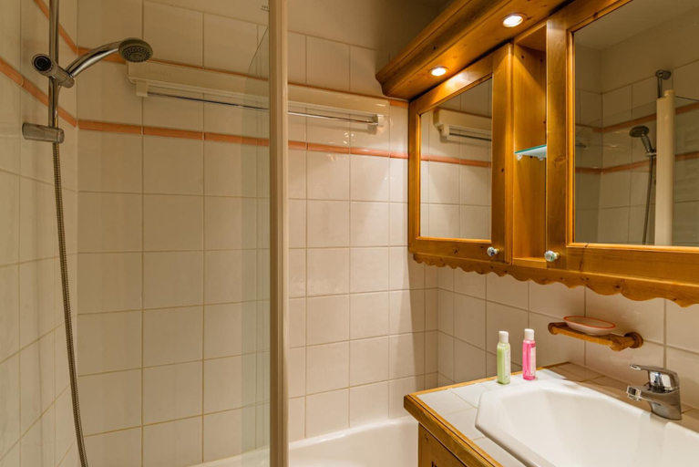 Bathroom 4, Residence Lagrange Vacances le Village des Lapons, Savoie