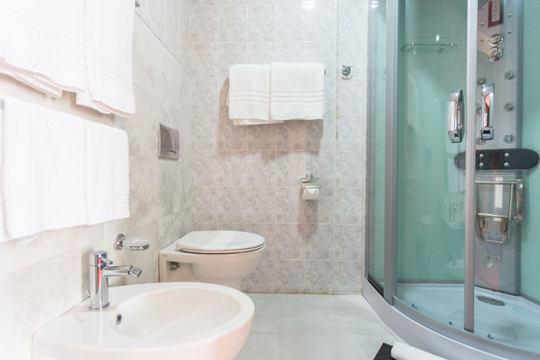 Bathroom 3, Hotel Italia Dormelletto, Novara