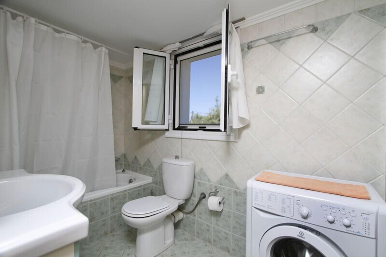 Bathroom 5, Saint Thomas Village, Ionian Islands