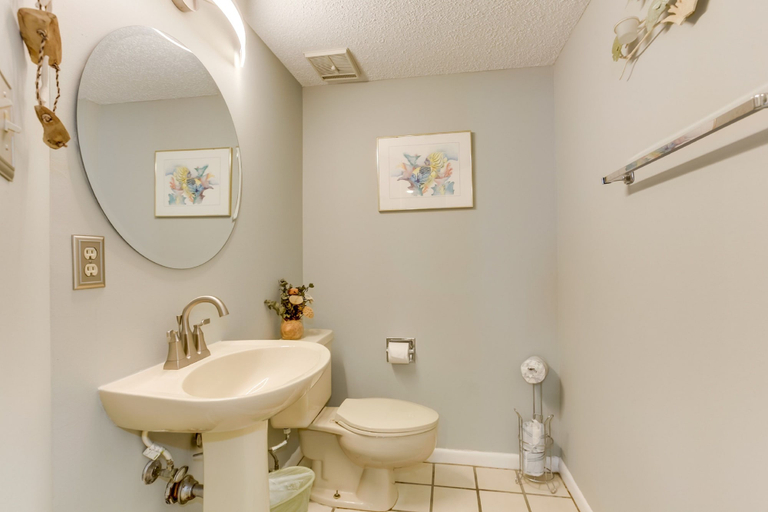 Bathroom 4, Ocean Forest Plaza, Horry