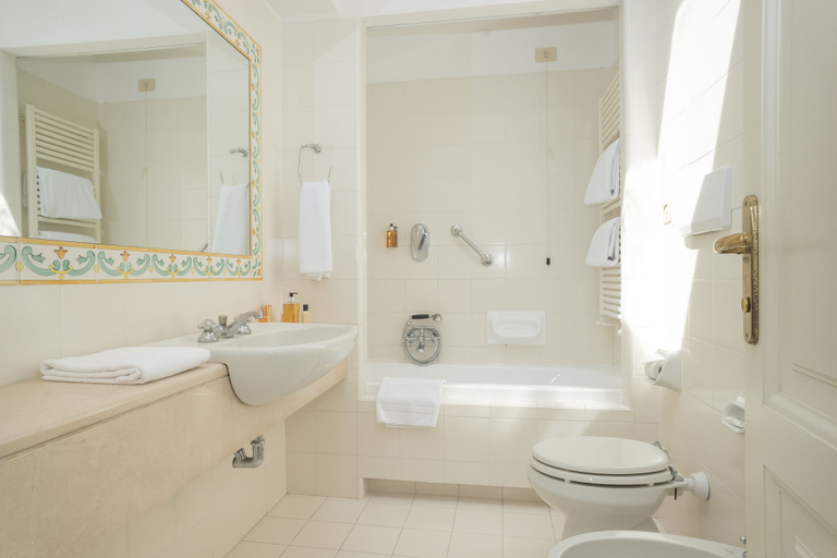 Bathroom 5, Parkhotel Villa Grazioli, Roma