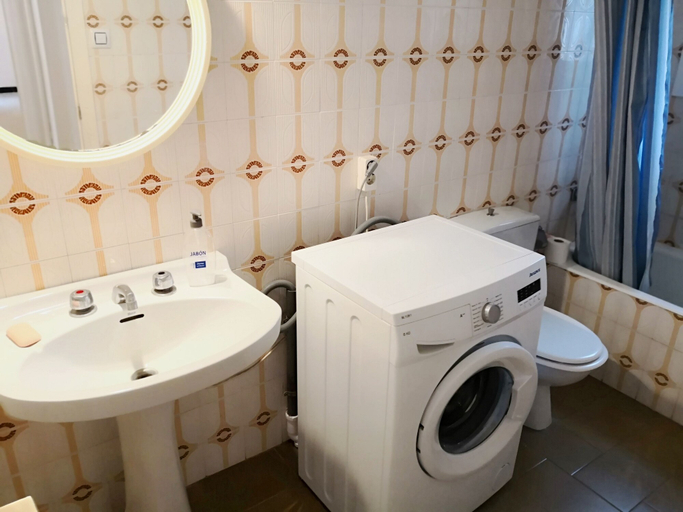 Bathroom 3, Apartartamento Comodo - 1565, Girona