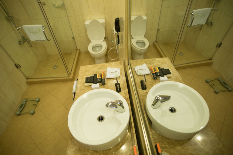 Bathroom 5, Jupiter International Hotel Cazanchis, Addis Abeba