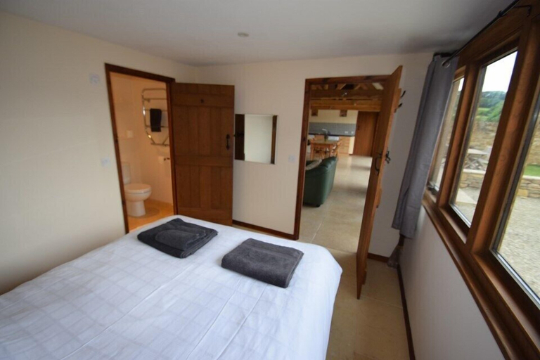 Bedroom 2, The Drey & The Fold, Gloucestershire