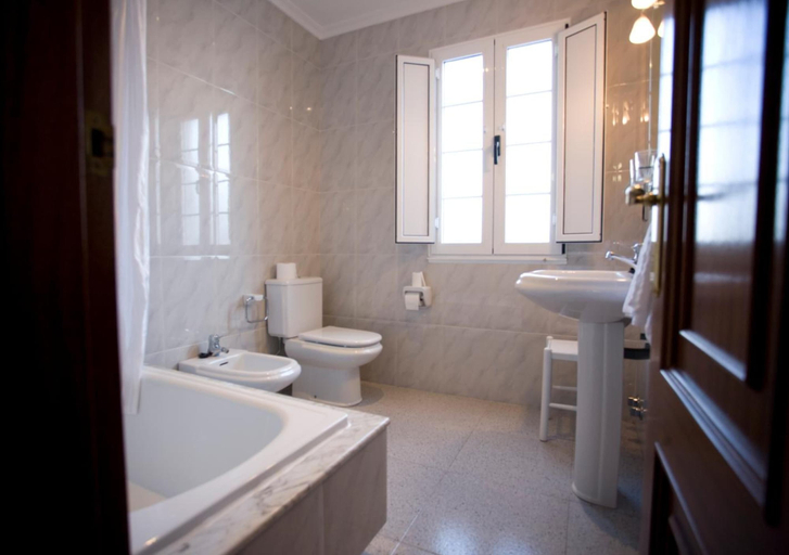 Bathroom, Hostal Restaurante La Casilla, Lugo