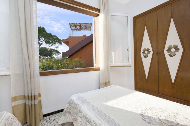 Bedroom 2, Villa Can Benet 1º, Girona
