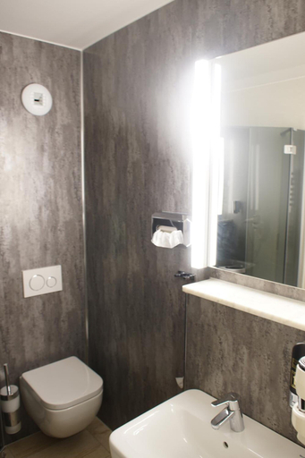 Bathroom 3, Hotel und Gasthaus zum Eichenkranz, Teltow-Fläming