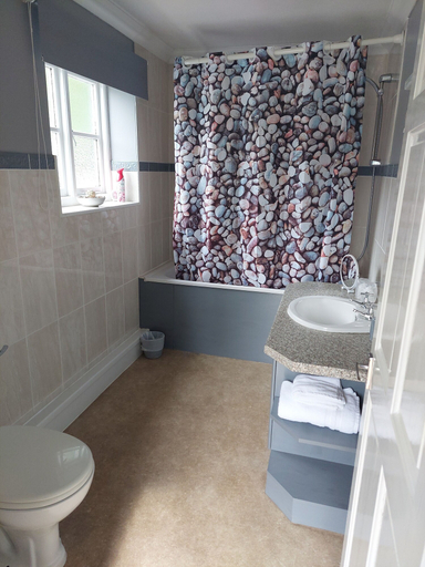 Bathroom, The Cross Keys, Hertfordshire