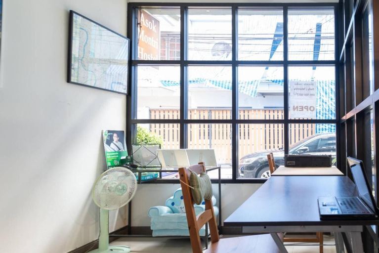 Others 5, Asoke Montri Hostel, Wattana