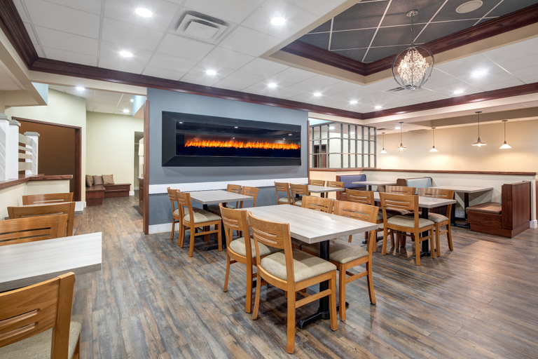 Food & Drinks 5, Travelodge by Wyndham Sudbury, Greater Sudbury