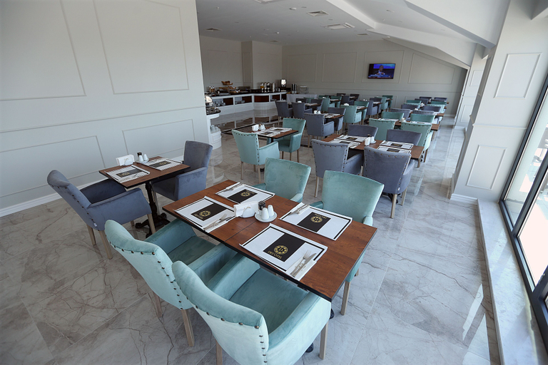 Food & Drinks 4, Des'Otel, Merkez