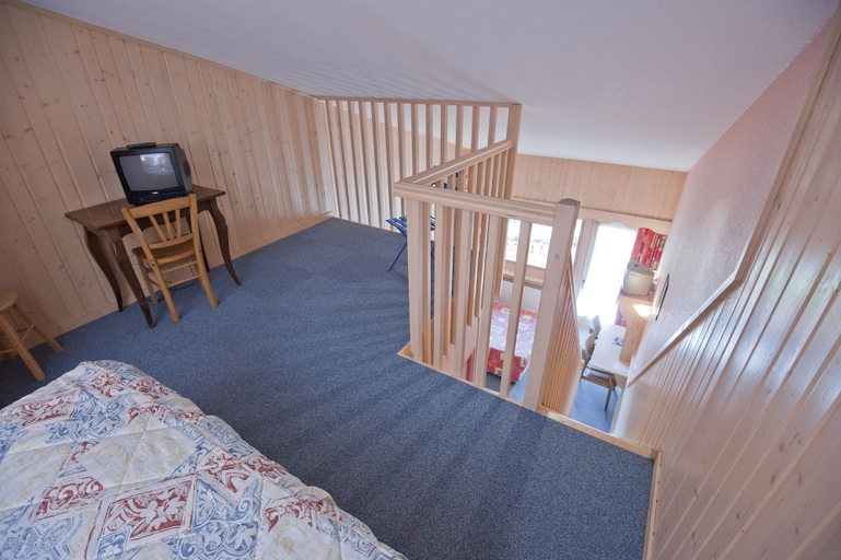 Bedroom 2, Hotel Etoile Des Neiges, Doubs