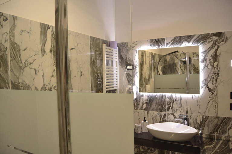 Bathroom 4, Garda Relais Luna Blu, Verona