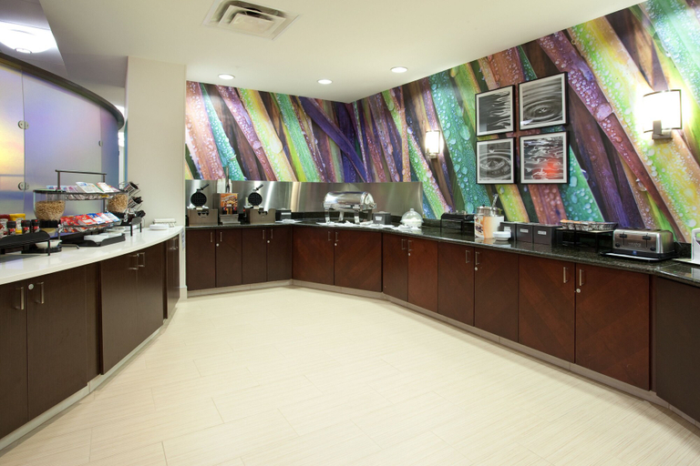 Food & Drinks 5, SpringHill Suites by Marriott Portland Airport, Multnomah